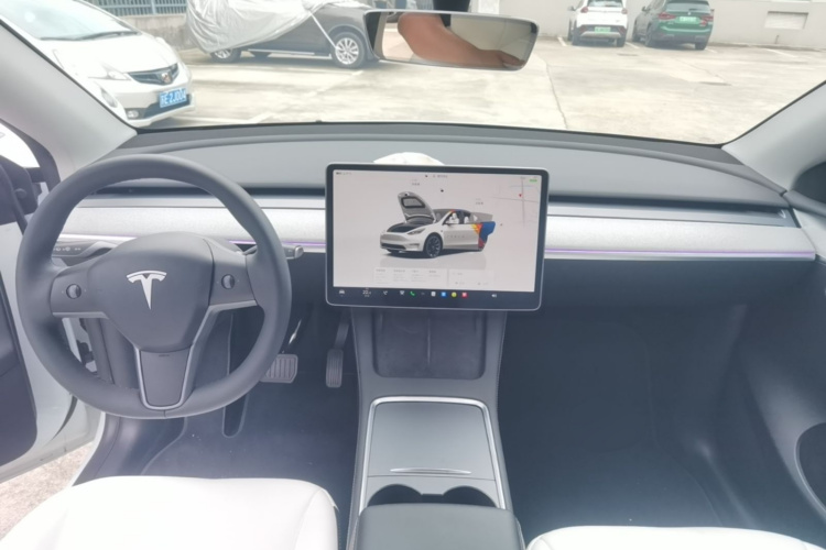 Tesla Model Y 2024 #10 Tesla Model Y 2024 car image #10