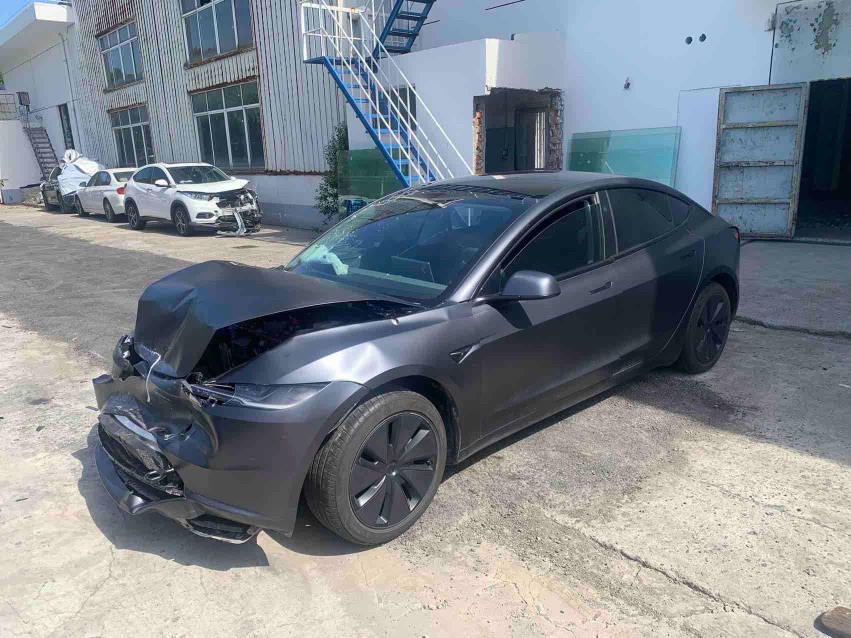 Tesla Model 3 2025 car image #11