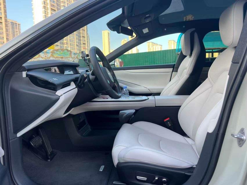2025 car image #8