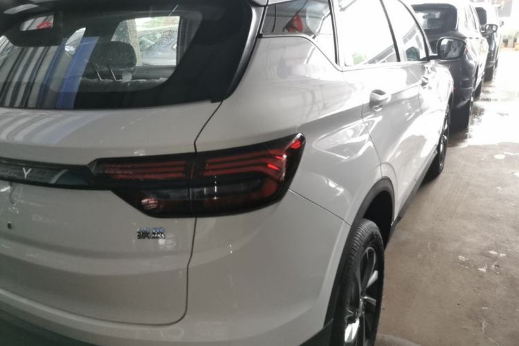 GEELY Coolray 2026 #8 GEELY Coolray 2026 car image #8