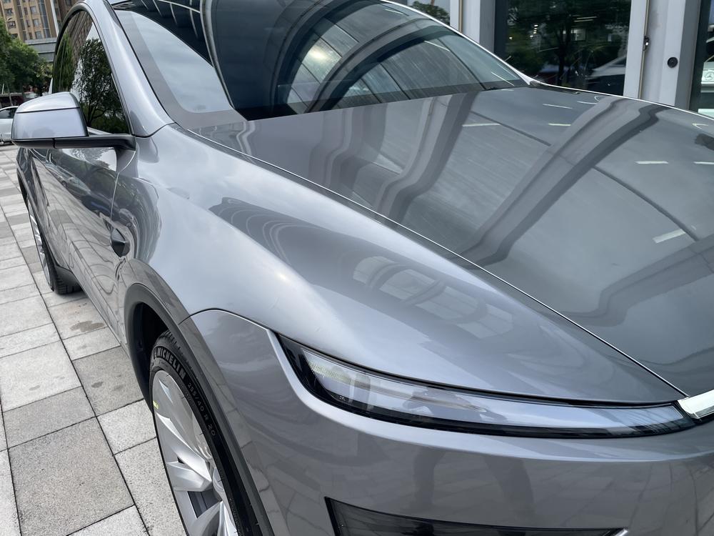 Tesla Model Y 2025 #9 Tesla Model Y 2025 car image #9
