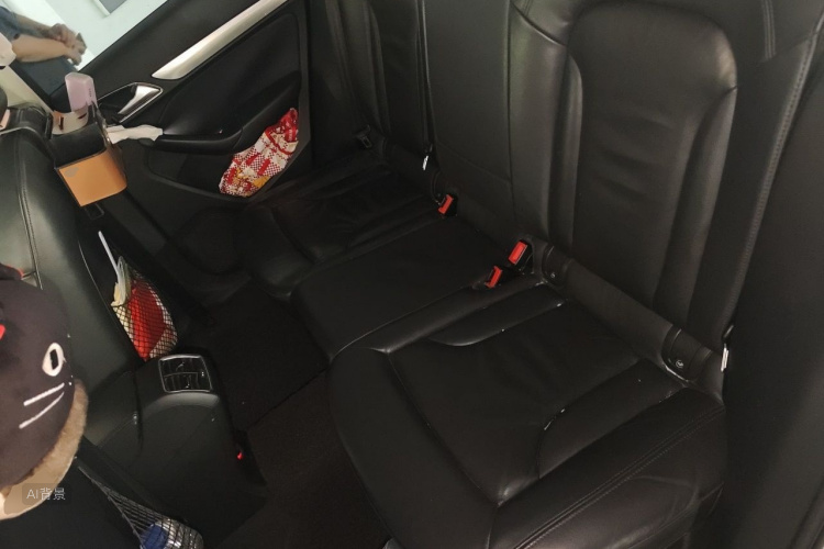 Audi Q3 2015 car image #19