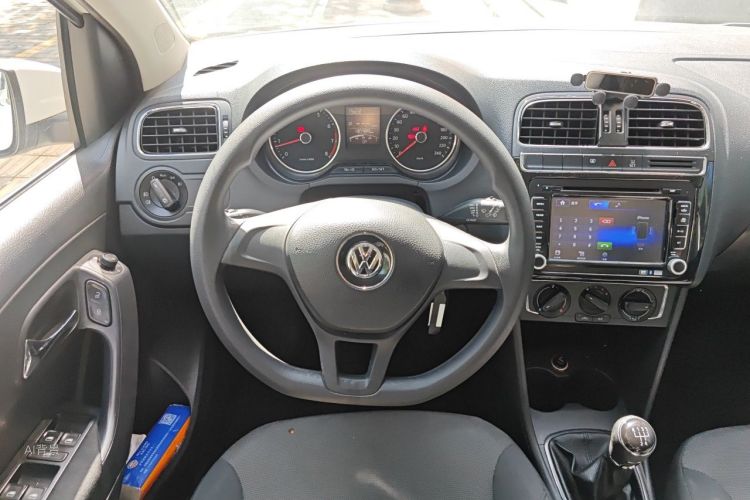 Volkswagen Polo 2015 #12 Volkswagen Polo 2015 car image #12