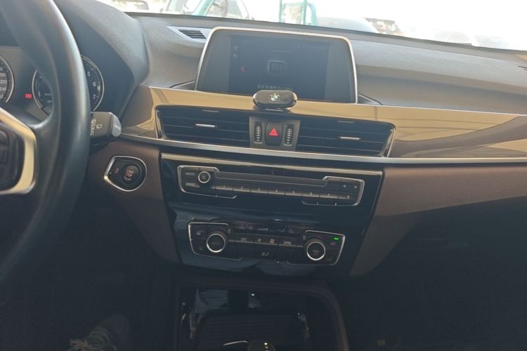 BMW X1 2019 #13 BMW X1 2019 car image #13