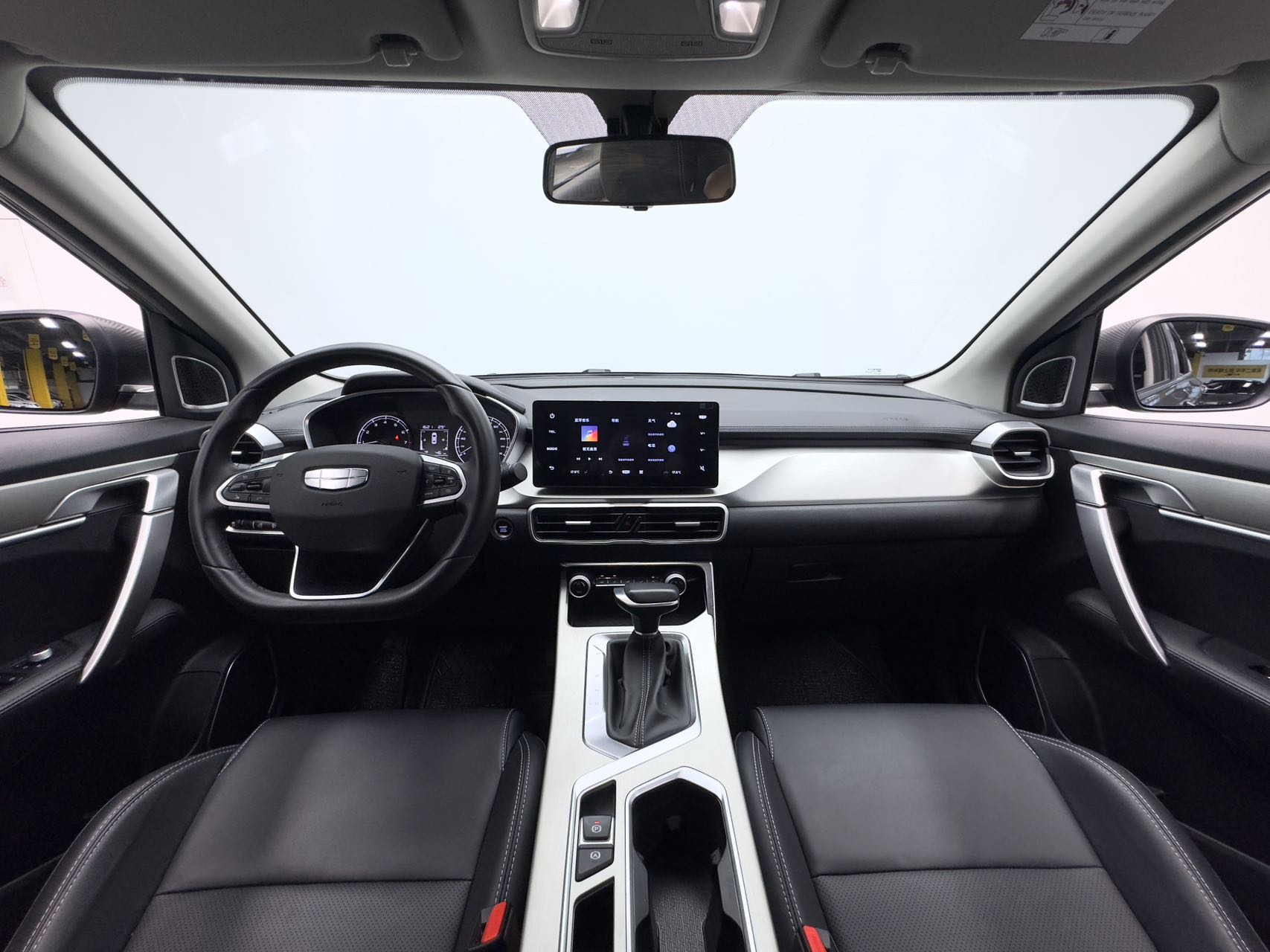 GEELY Coolray 2025 car image #5