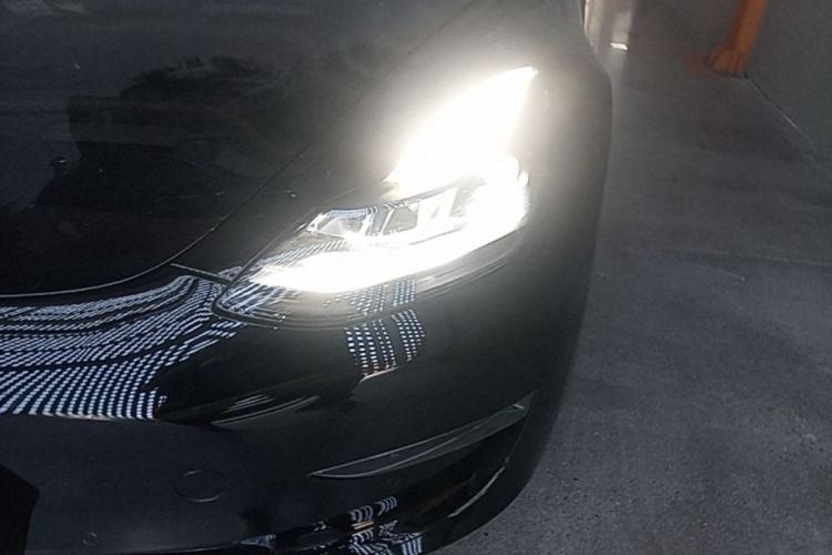 Tesla Model 3 2020 car image #23