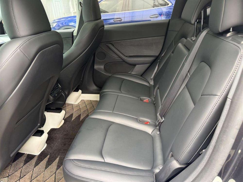 Tesla Model Y 2024 car image #12