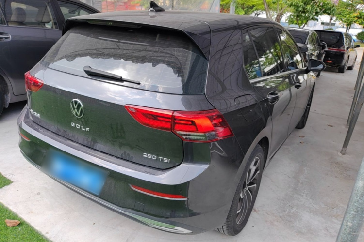 Volkswagen Golf 2021 car image #5