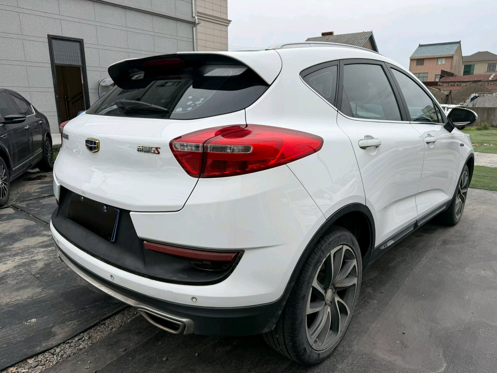 GEELY Emgrand GS 2018 car image #9