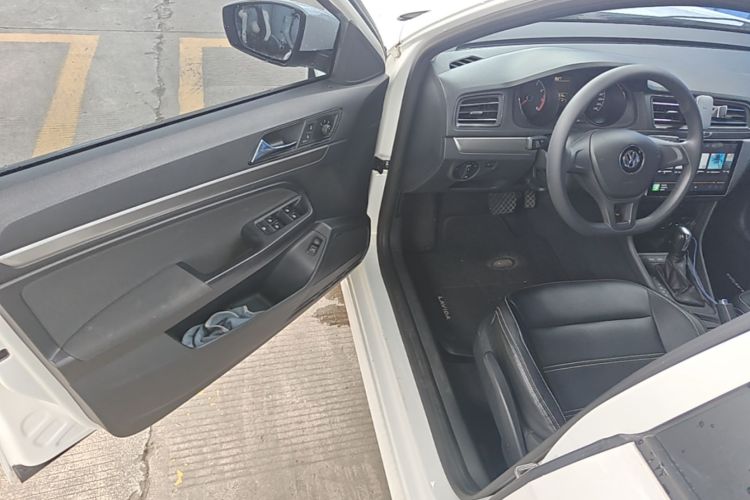 Volkswagen Lavida 2020 car image #16