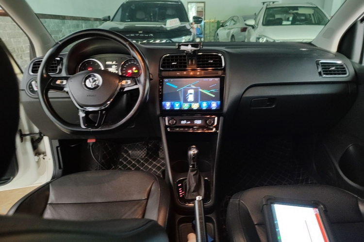 Volkswagen Polo 2015 #10 Volkswagen Polo 2015 car image #10