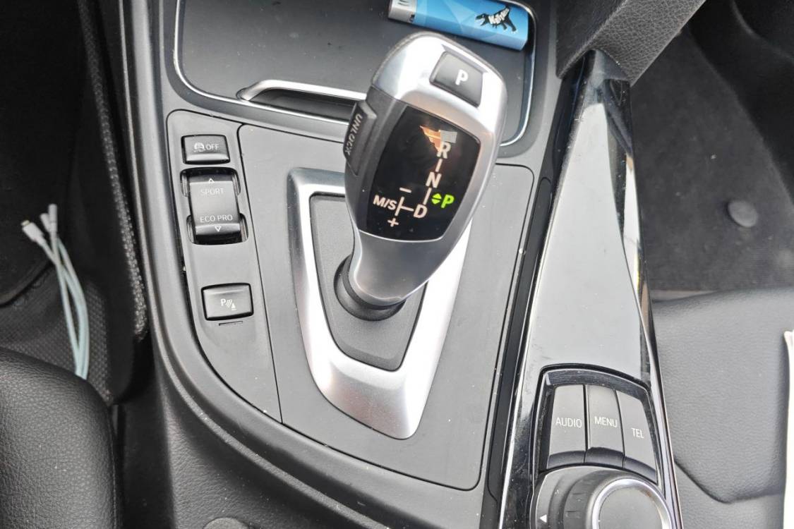 BMW 3 Series 2017 car image #29
