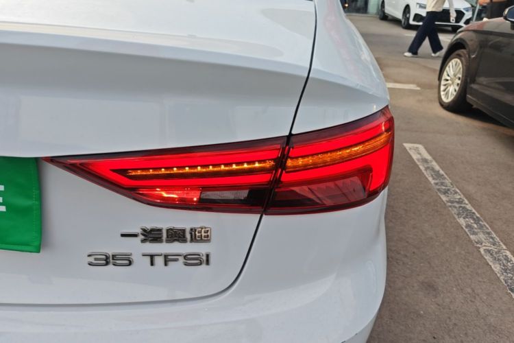 Audi A3 2018 immagine di auto #8