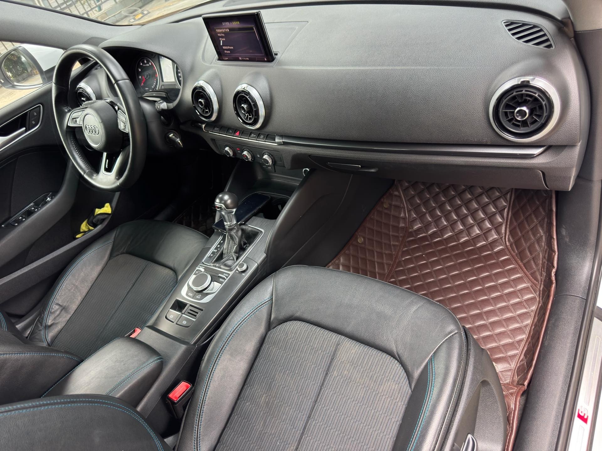 Audi A3 2018 car image #22