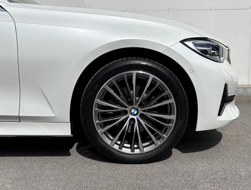 BMW 3 Series 2019 #7 BMW 3 Series 2019 car image #7