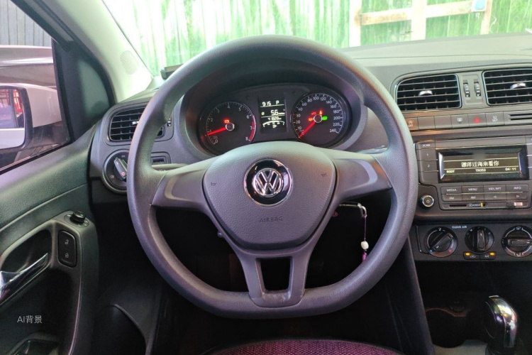 Volkswagen Polo 2019 car image #12