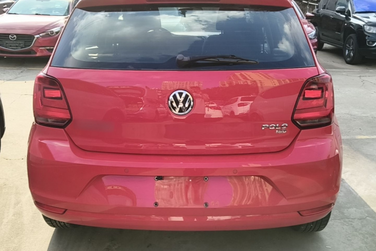 Volkswagen Polo 2016 car image #6