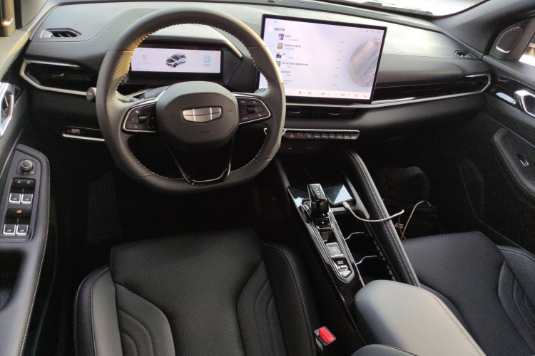 GEELY Coolray 2025 car image #11