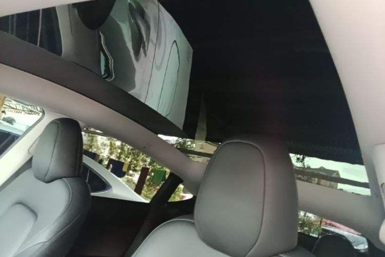 Tesla Model Y 2024 car image #18
