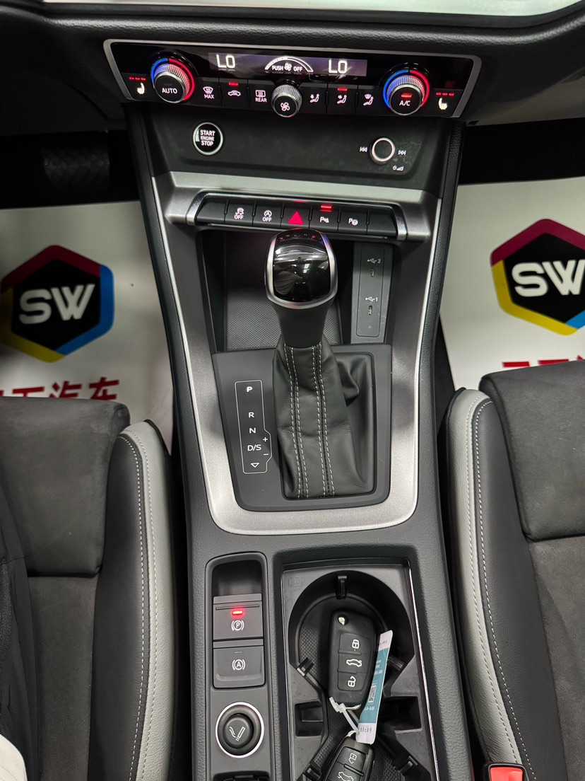 Audi Q3 2022 immagine di auto #12