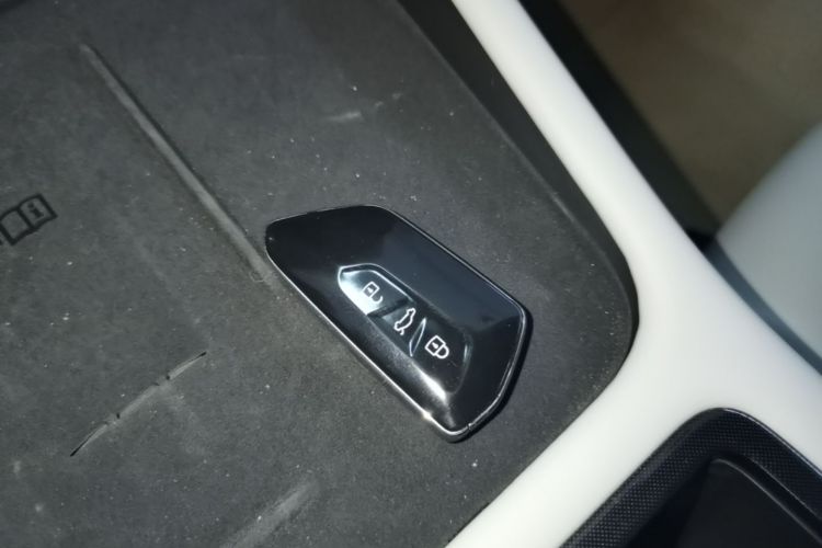 2025 car image #9