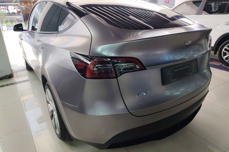 Tesla Model Y 2023 #5 Tesla Model Y 2023 car image #5