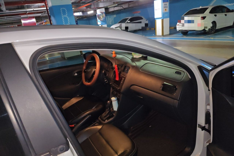 Volkswagen Polo 2018 car image #23