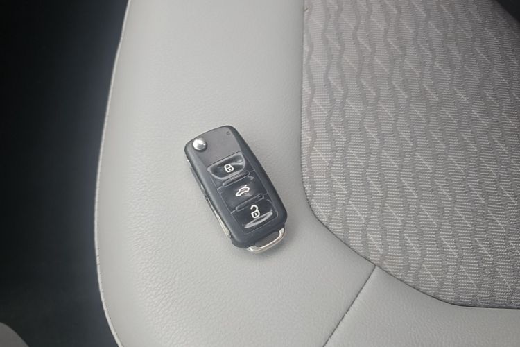 Skoda Rapid 2017 #14 Skoda Rapid 2017 car image #14