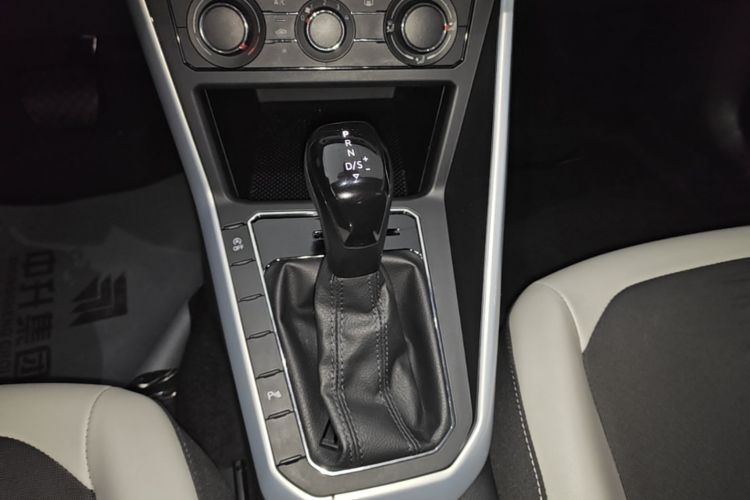 Volkswagen Polo 2020 car image #14