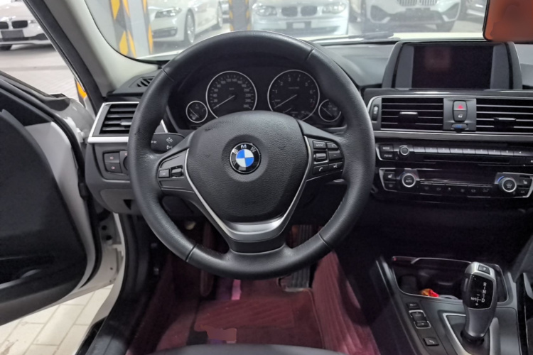 BMW 3 Series 2017 #15 BMW 3 Series 2017 immagine di auto #15