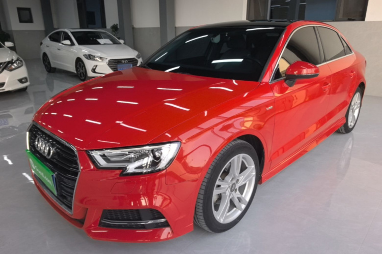 Audi A3 2018 car image #2