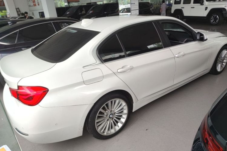 BMW 3 Series 2018 #7 BMW 3 Series 2018 car image #7