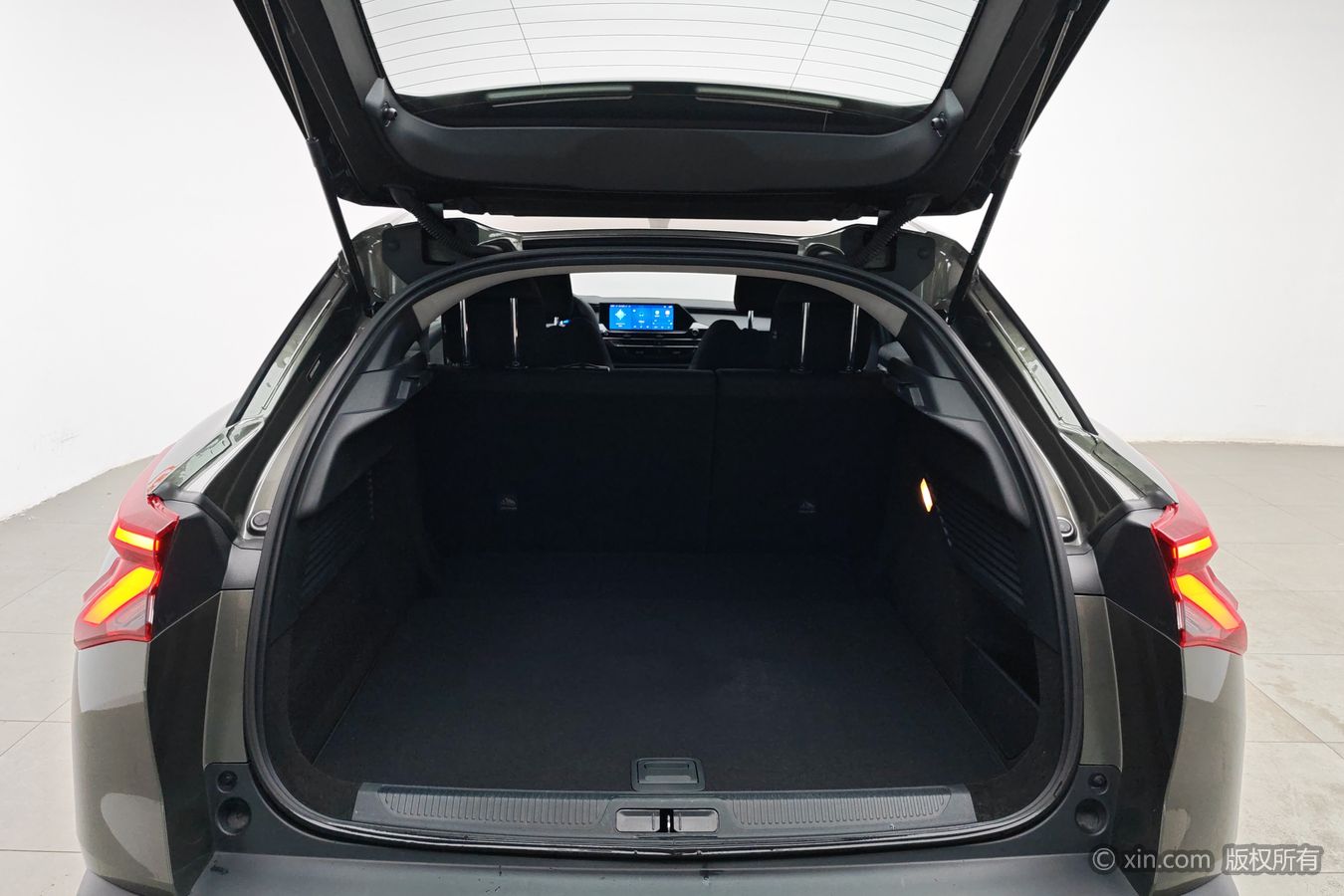 Citroen C5 X 2024 #17 Citroen C5 X 2024 car image #17