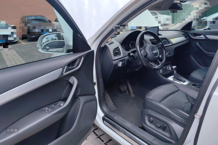 Audi Q3 2014 car image #18