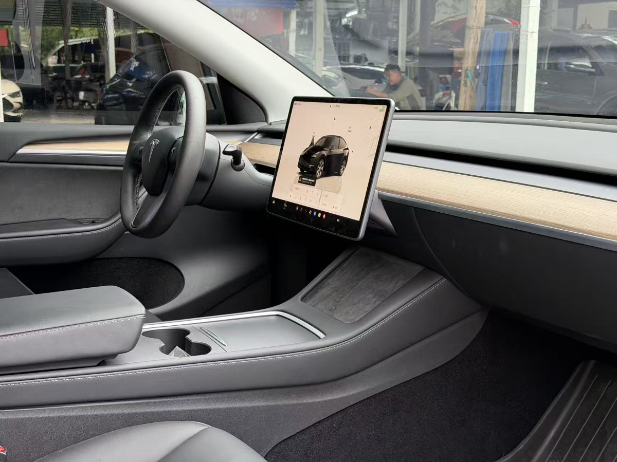 Tesla Model Y 2022 #11 Tesla Model Y 2022 car image #11