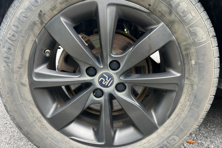 BYD Yuan New Energy 2019 immagine di auto #10