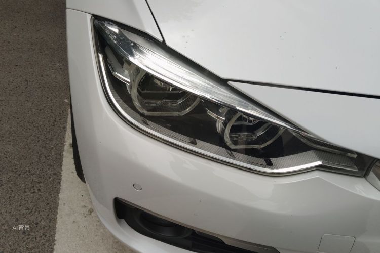 BMW 3 Series 2018 #8 BMW 3 Series 2018 car image #8