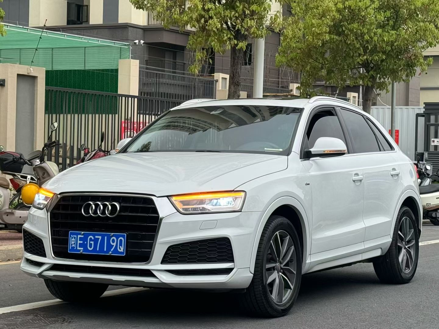 2018 2018 car image
