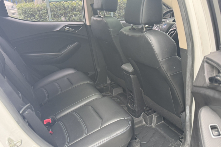 BYD Yuan New Energy 2019 car image #14