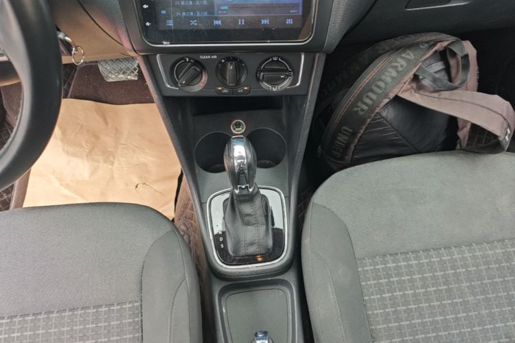 Volkswagen Polo 2017 #14 Volkswagen Polo 2017 car image #14