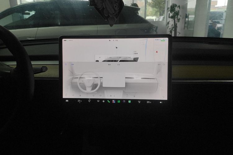 Tesla Model Y 2023 #13 Tesla Model Y 2023 صورة سيارة #13