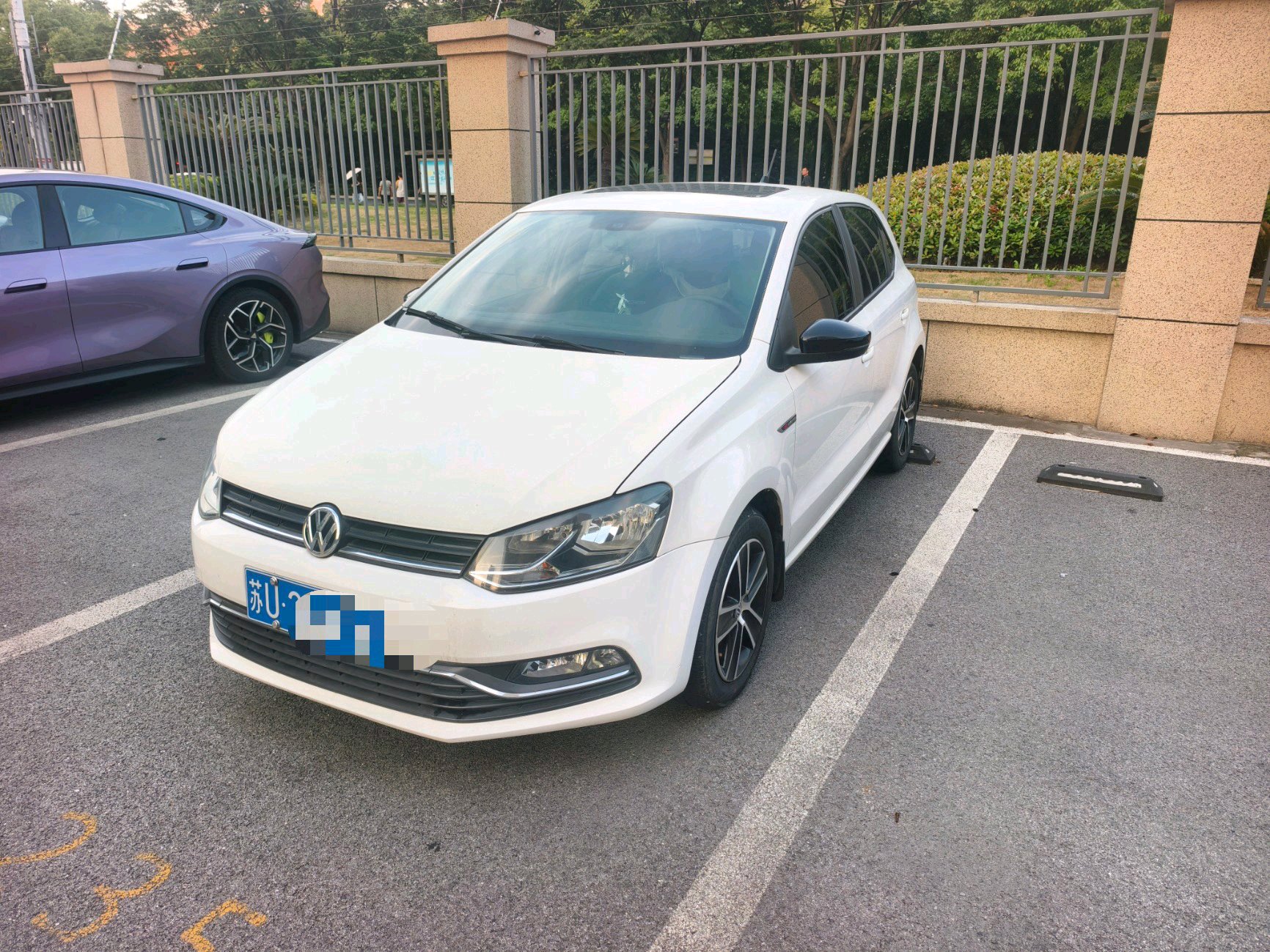 Volkswagen Polo 2014 Volkswagen Polo 2014 car image