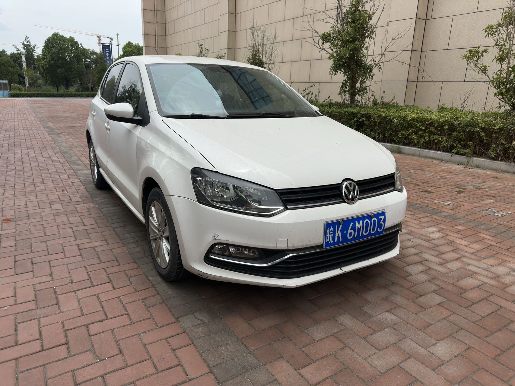 Volkswagen Polo 2015 car image #3