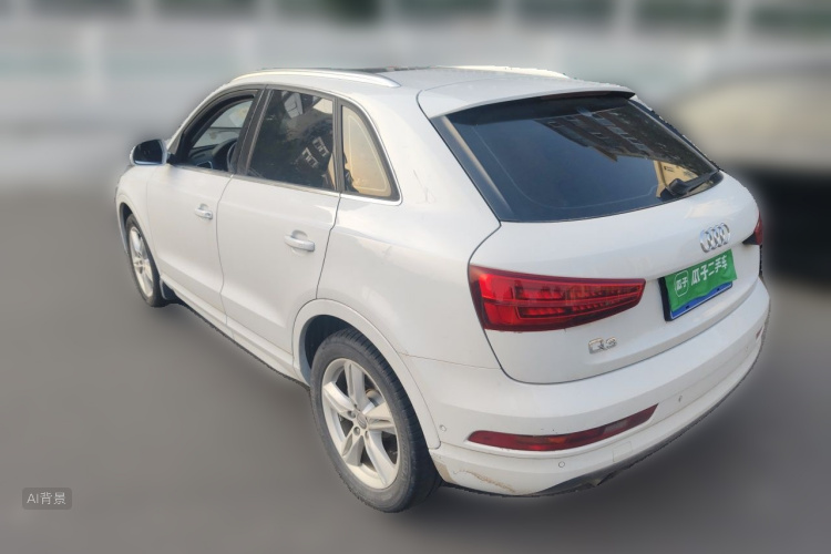 Audi Q3 2017 car image #5