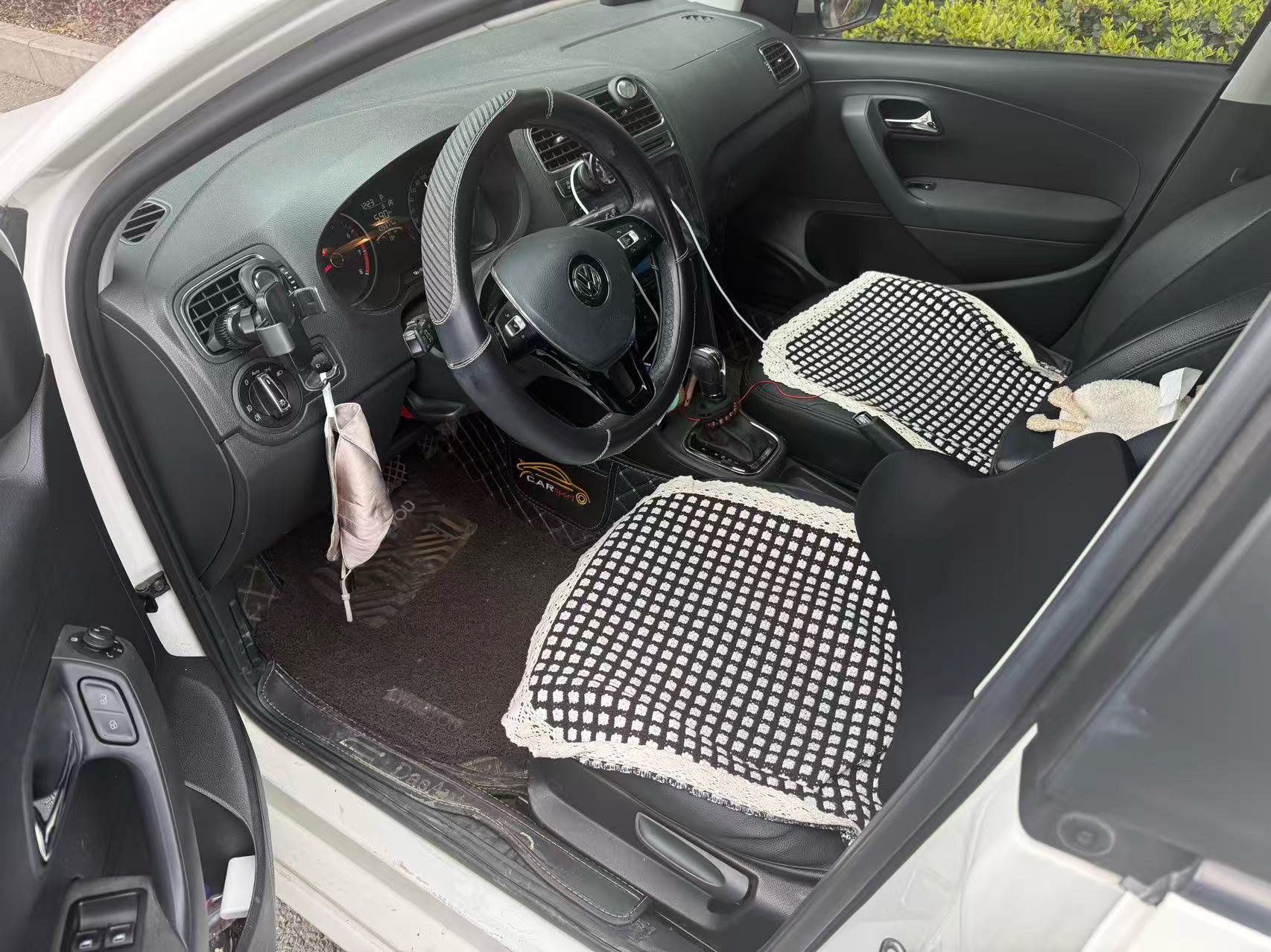 Volkswagen Polo 2018 car image #3