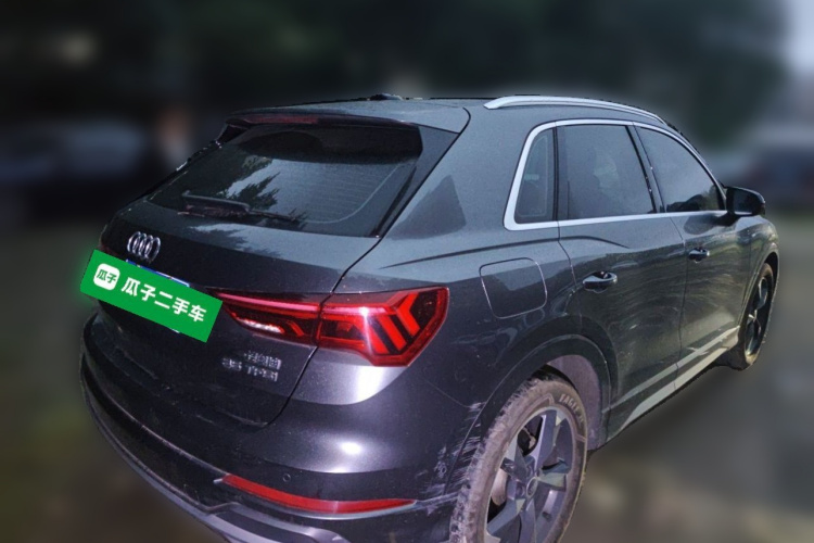 Audi Q3 2022 car image #5