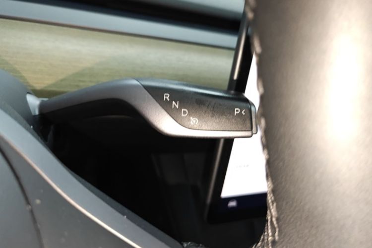 Tesla Model Y 2023 #14 Tesla Model Y 2023 car image #14