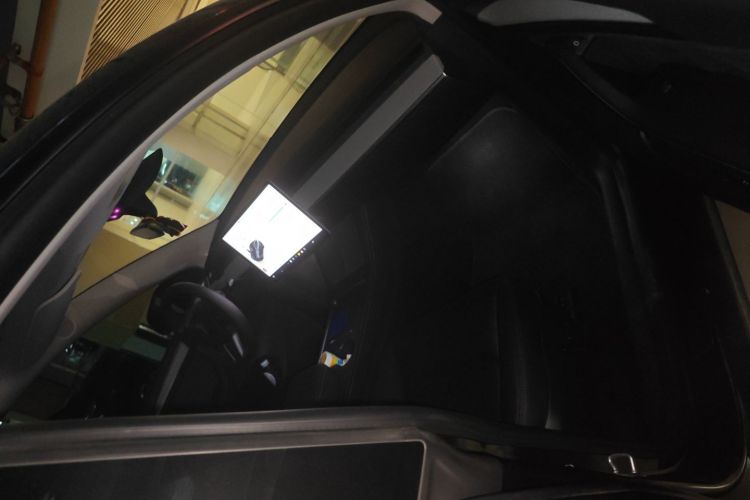 Tesla Model Y 2024 #27 Tesla Model Y 2024 car image #27