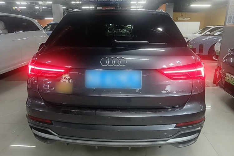 Audi Q3 2022 car image #6