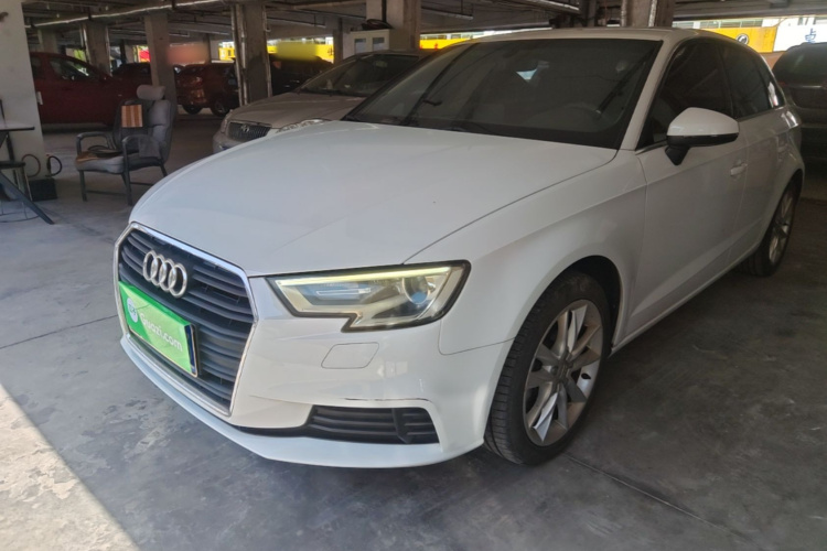 Audi A3 2018 car image #2